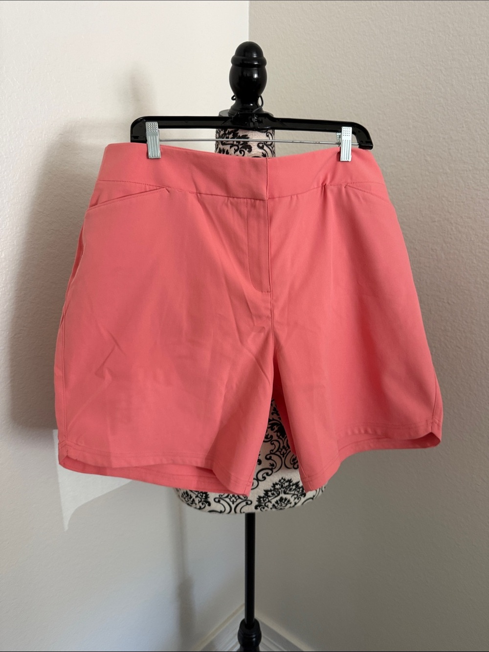 NWT Puma 50+ of Women's Coral Pink Stretch Golf Shorts size XXL